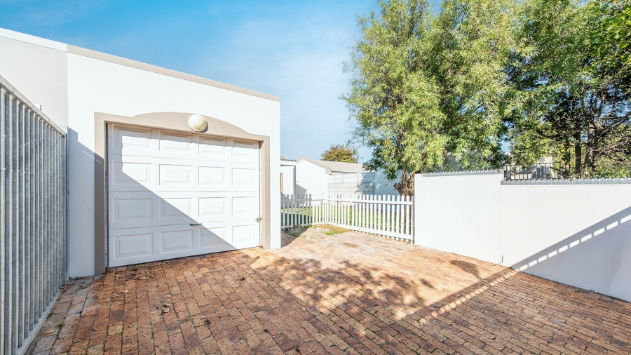 2 Bedroom Property for Sale in Parklands Western Cape